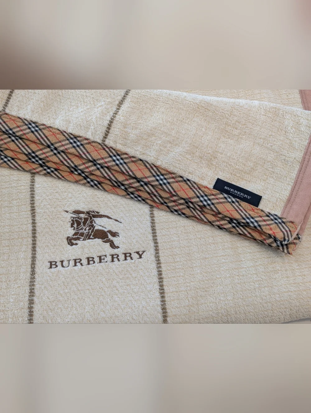 Burberry Nova Check Blanket - EUC - Cream 77x54 Inches - Picture 1 of 16